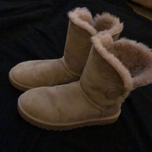 UGG Bailey Button II, Chesnut, Good condition, sz8